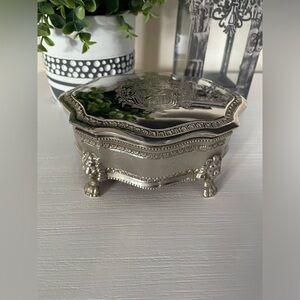 Vintage International Silver Company Crested Lion Footed Silver-Plate Hinged Box